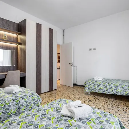 公寓 Woodstick House